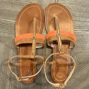 Tory Burch Bar logo suede flat Sandals Coral